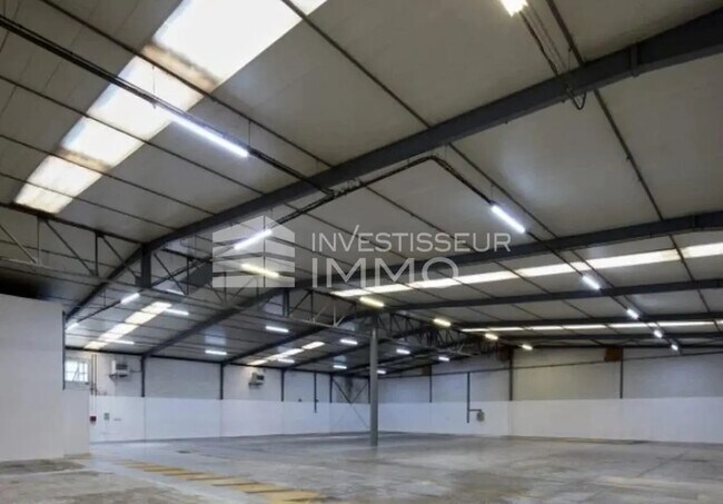 Plus de détails pour Bureau, Local d'activités à louer