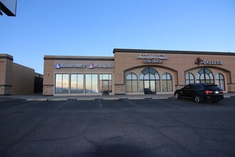9515 Gateway Blvd W, El Paso, TX à louer Photo de l’immeuble– Image 2 sur 6