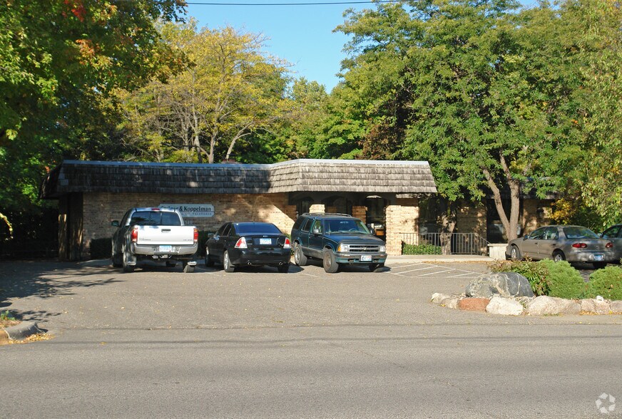 18340 Minnetonka Blvd, Deephaven, MN à louer - Photo principale – Image 1 sur 19