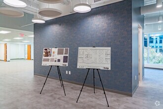 8010 Arco Corporate Dr, Raleigh, NC à louer Photo intérieure– Image 2 sur 7