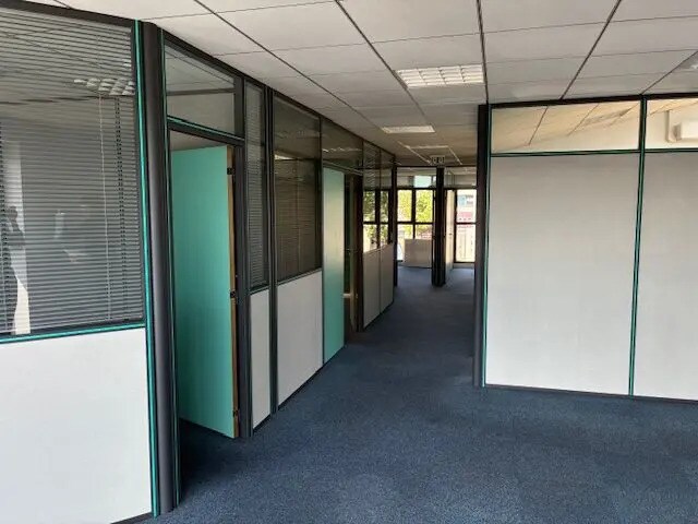 160 Rue Des Chantiers Du Beaujolais, Limas à louer - Photo de l’immeuble – Image 2 sur 7