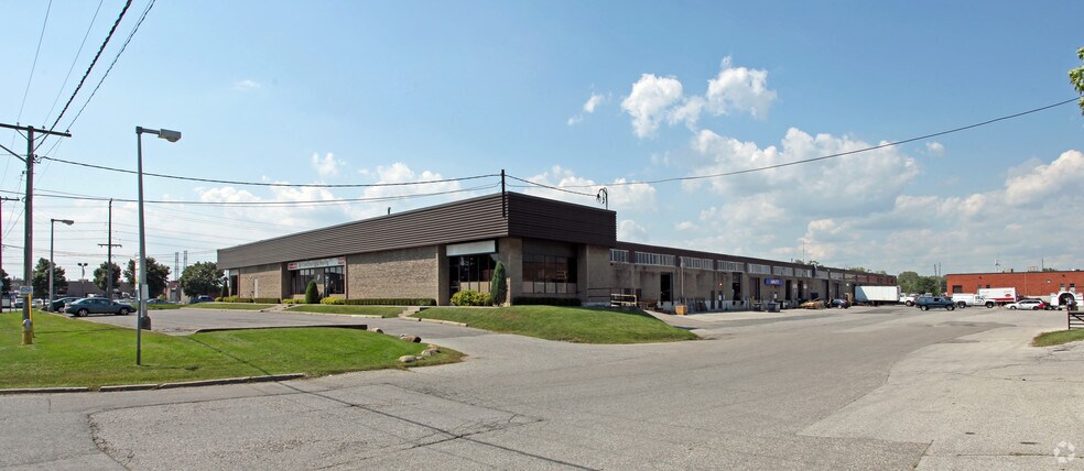 963-979 Brock Rd, Pickering, ON à louer - Photo de l’immeuble – Image 2 sur 8