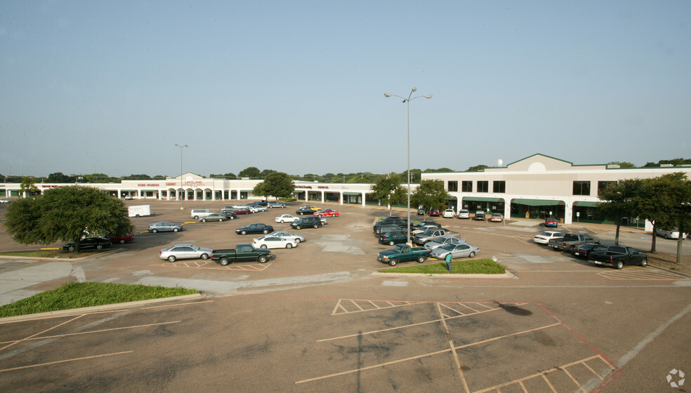 1165 S Stemmons Fwy, Lewisville, TX à louer - Photo de l’immeuble – Image 1 sur 21