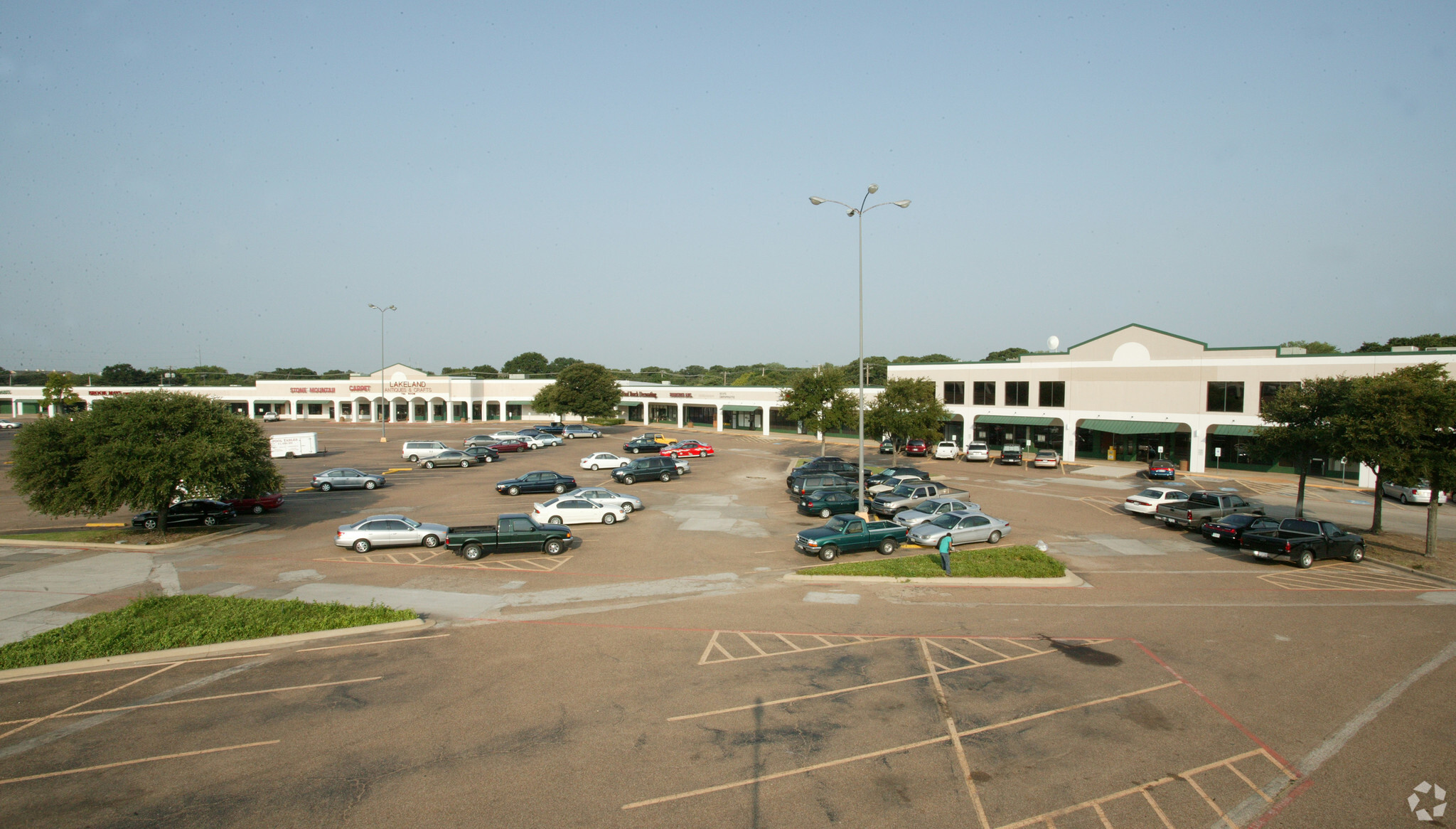1165 S Stemmons Fwy, Lewisville, TX à louer Photo de l’immeuble– Image 1 sur 22
