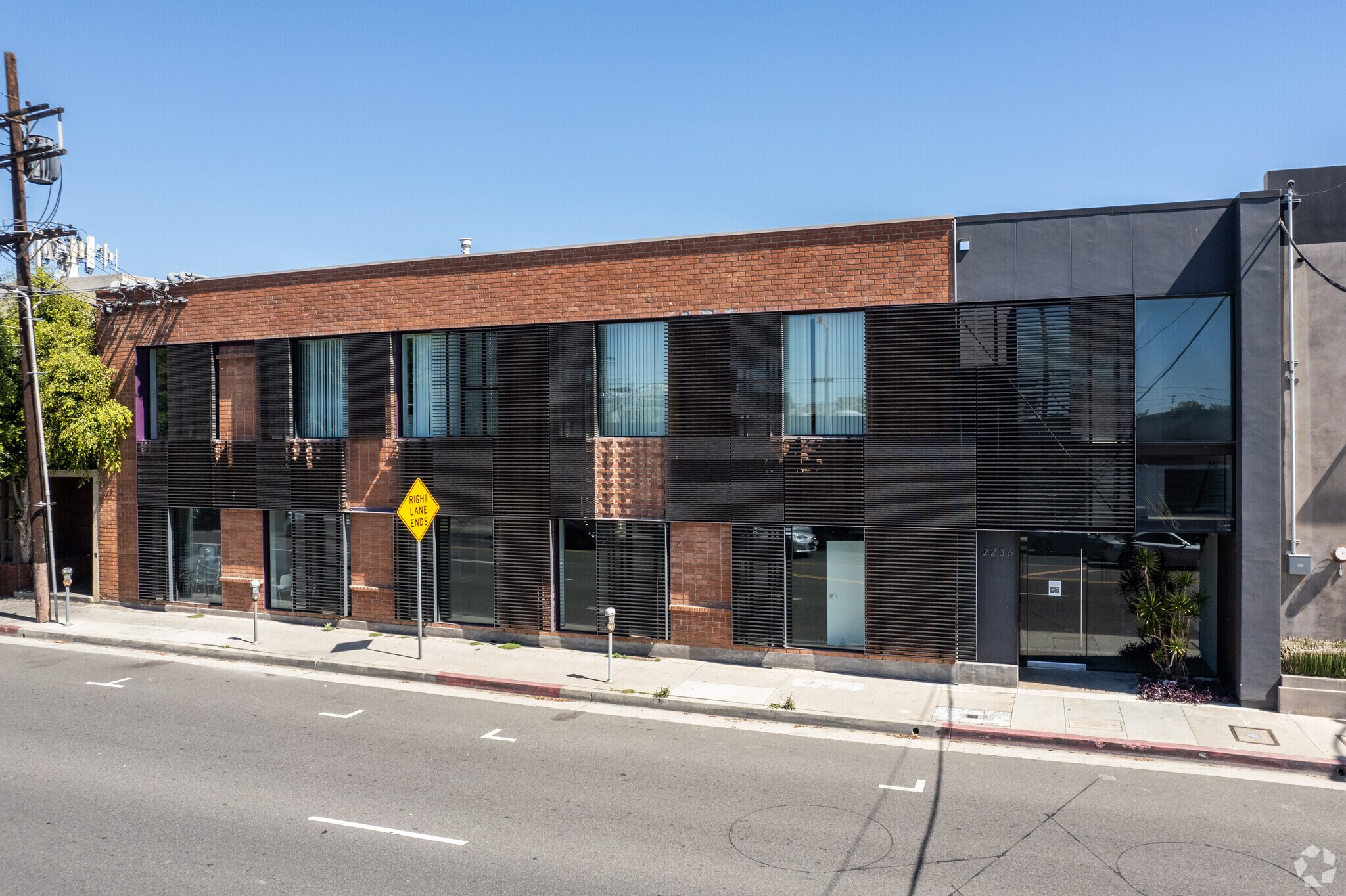 2236 S Barrington Ave, Los Angeles, CA à louer Photo principale– Image 1 sur 36