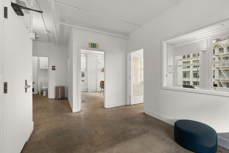 576 Sacramento St, San Francisco, CA à louer - Photo de l’immeuble – Image 2 sur 11