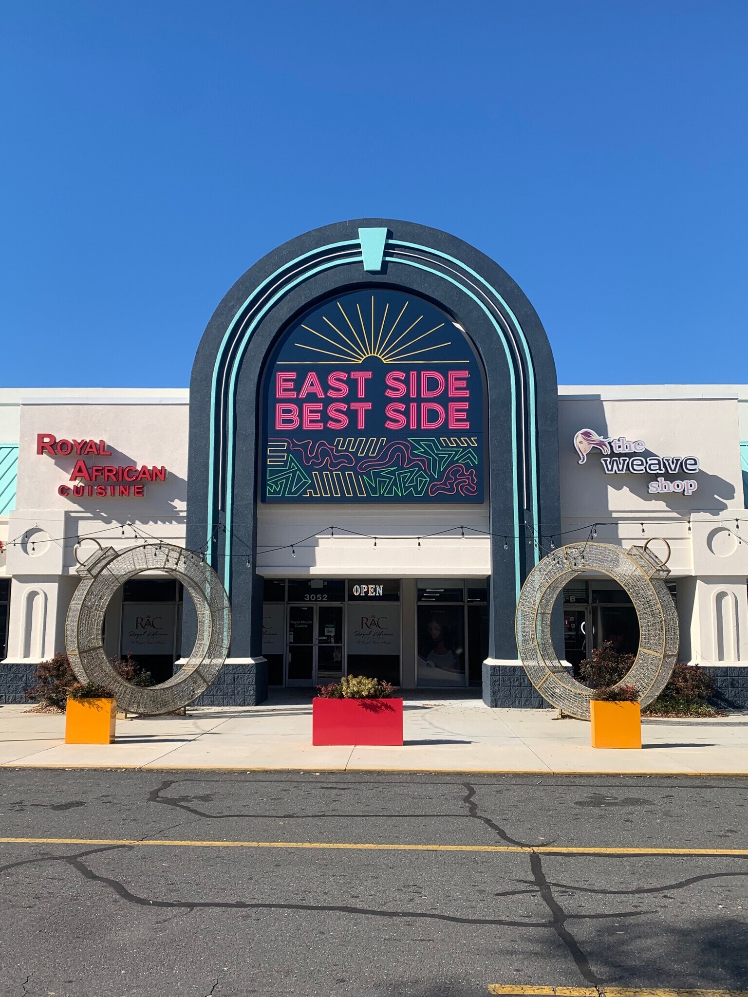 3122 Eastway Dr, Charlotte, NC à louer Photo principale– Image 1 sur 8