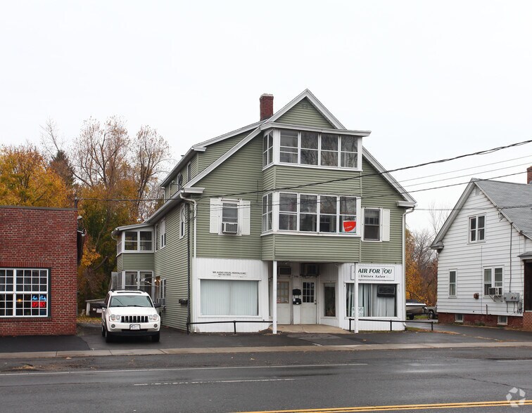 740 Enfield St, Enfield, CT à vendre - Photo de l’immeuble – Image 2 sur 2