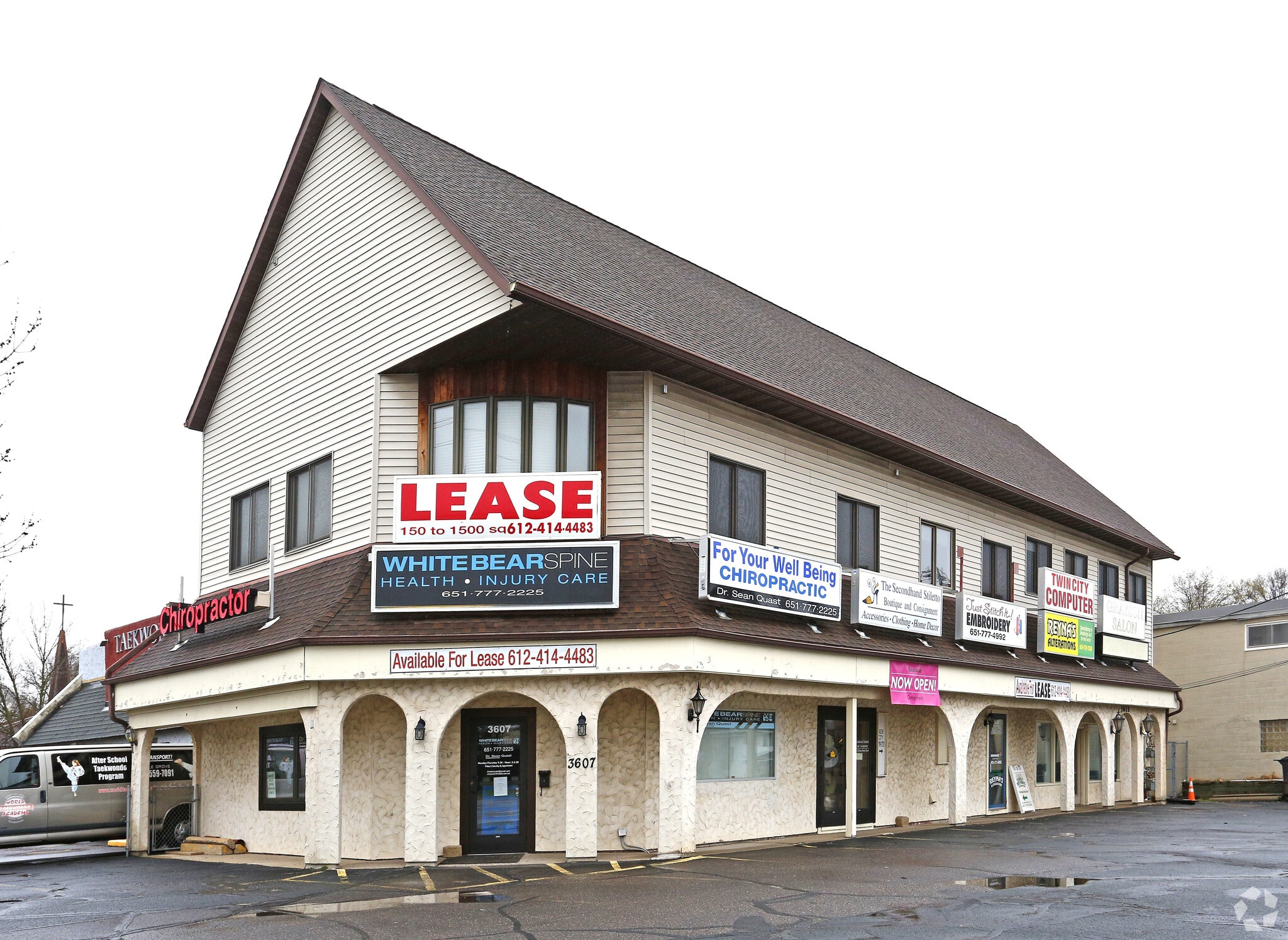 3607 N White Bear Ave, White Bear Lake, MN à louer Photo principale– Image 1 sur 17
