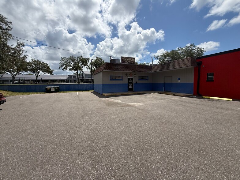 903 Pinellas Ave S, Tarpon Springs, FL à vendre - Photo de l’immeuble – Image 2 sur 3