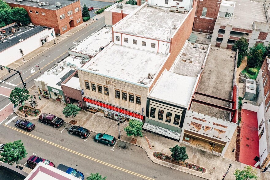 111 W Main Ave, Gastonia, NC à louer - Photo principale – Image 1 sur 3