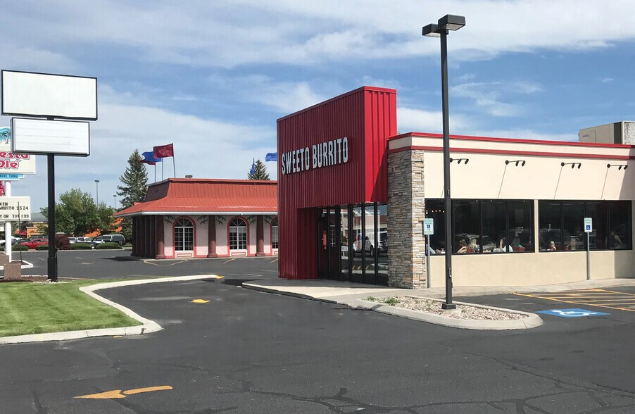 2090 E 17th St, Idaho Falls, ID à louer - Photo de l’immeuble – Image 2 sur 4