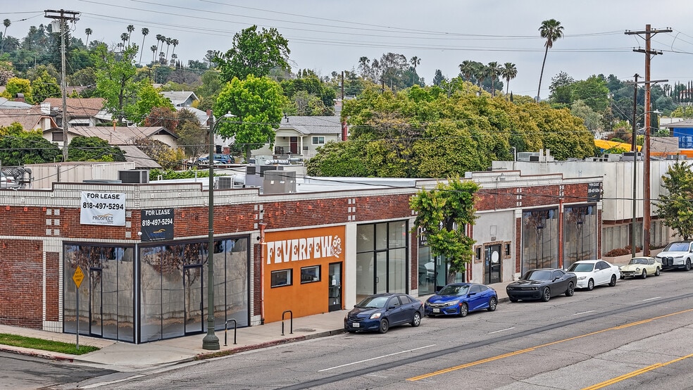 Bureaux/Local commercial dans Los Angeles, CA à louer - Photo de l’immeuble – Image 2 sur 11