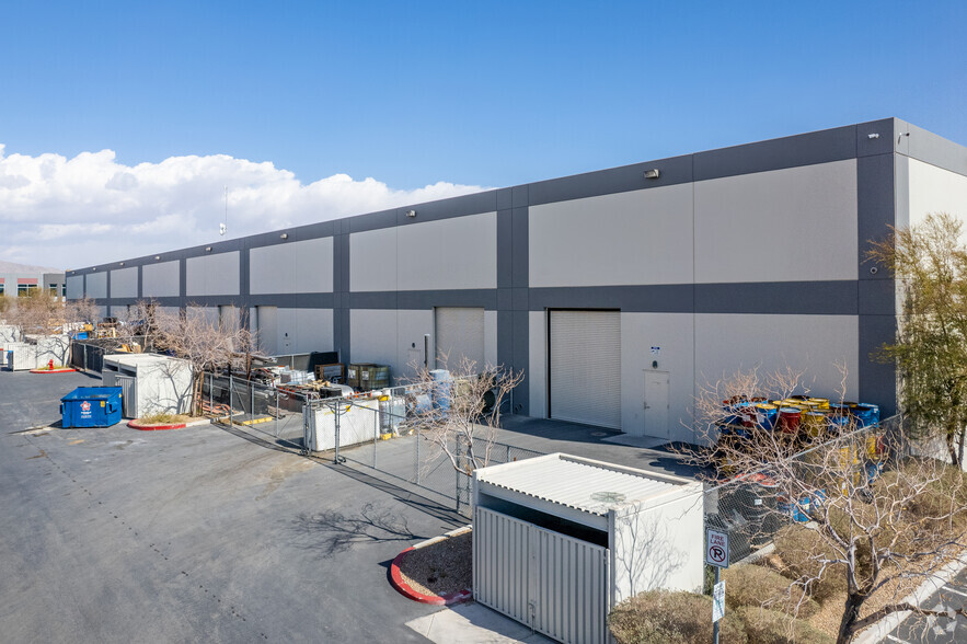 6264-6292 E Tropical Pky, Las Vegas, NV à louer - Photo de l’immeuble – Image 3 sur 4