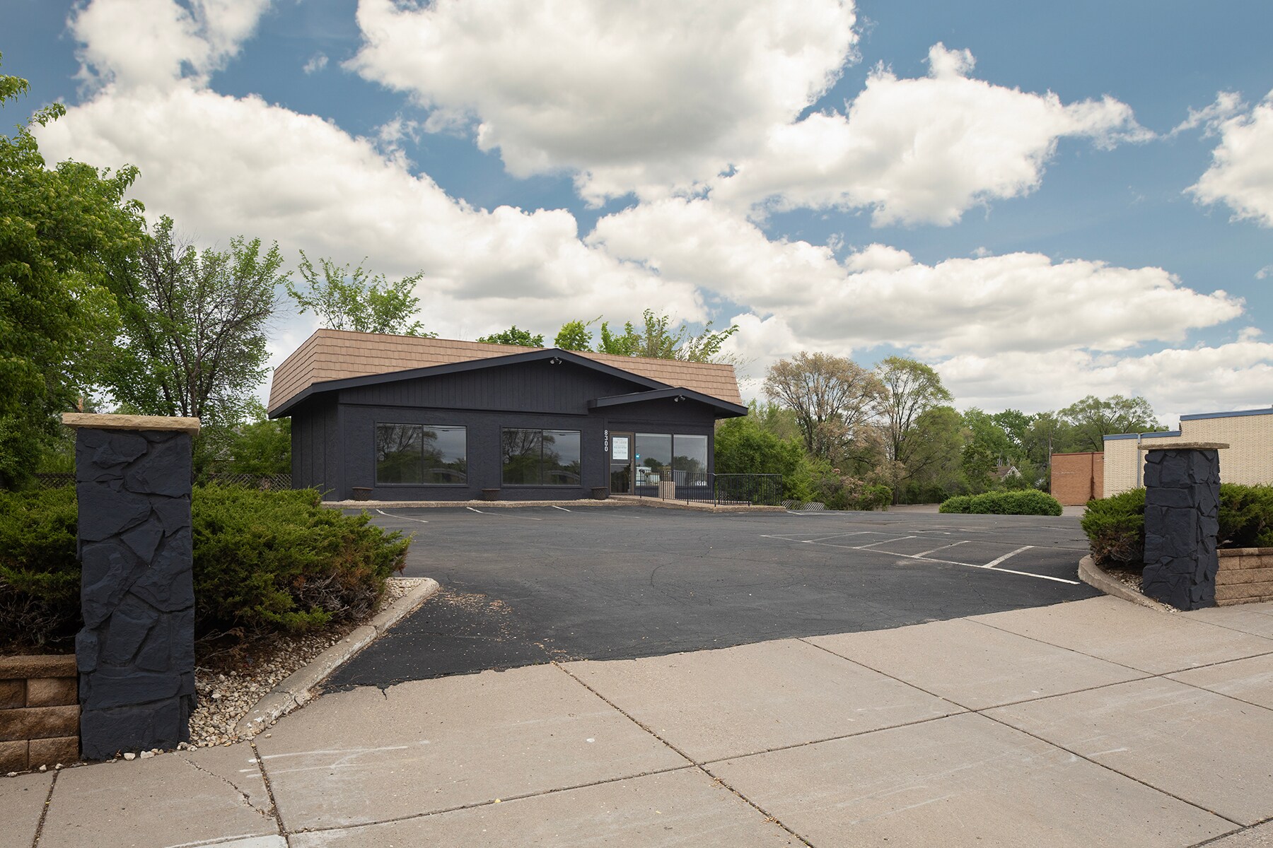 8300 Minnetonka Blvd, Saint Louis Park, MN à louer Photo de l’immeuble– Image 1 sur 8