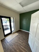 4748-4794 NE 11th Ave, Oakland Park, FL à louer Photo intérieure– Image 1 sur 12