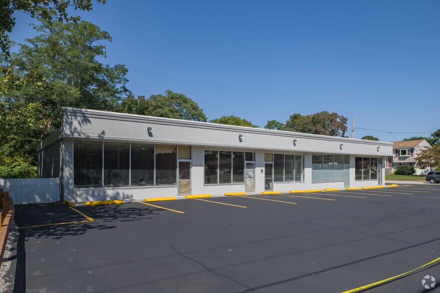1237-1247 W Shore Rd, Warwick, RI à louer - Photo de l’immeuble – Image 2 sur 11