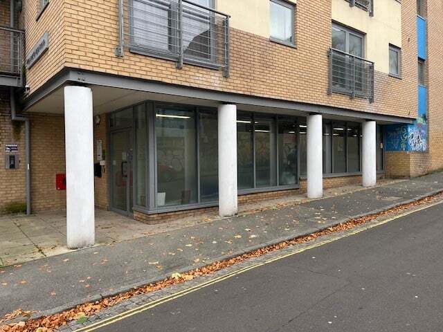 13-23 King Square Ave, Bristol à vendre - Photo de l’immeuble – Image 3 sur 3