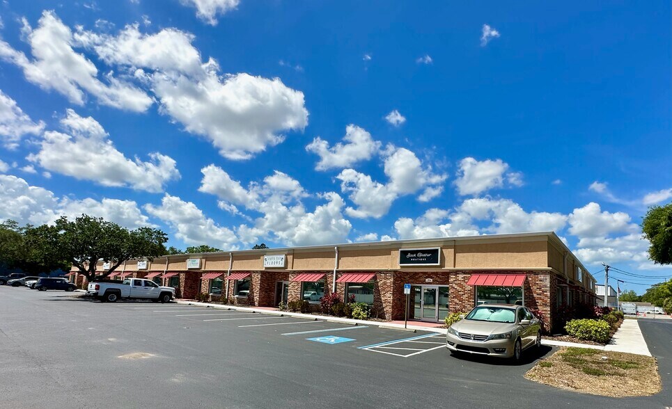 12600 S Belcher Rd, Largo, FL à louer - Photo de l’immeuble – Image 1 sur 5