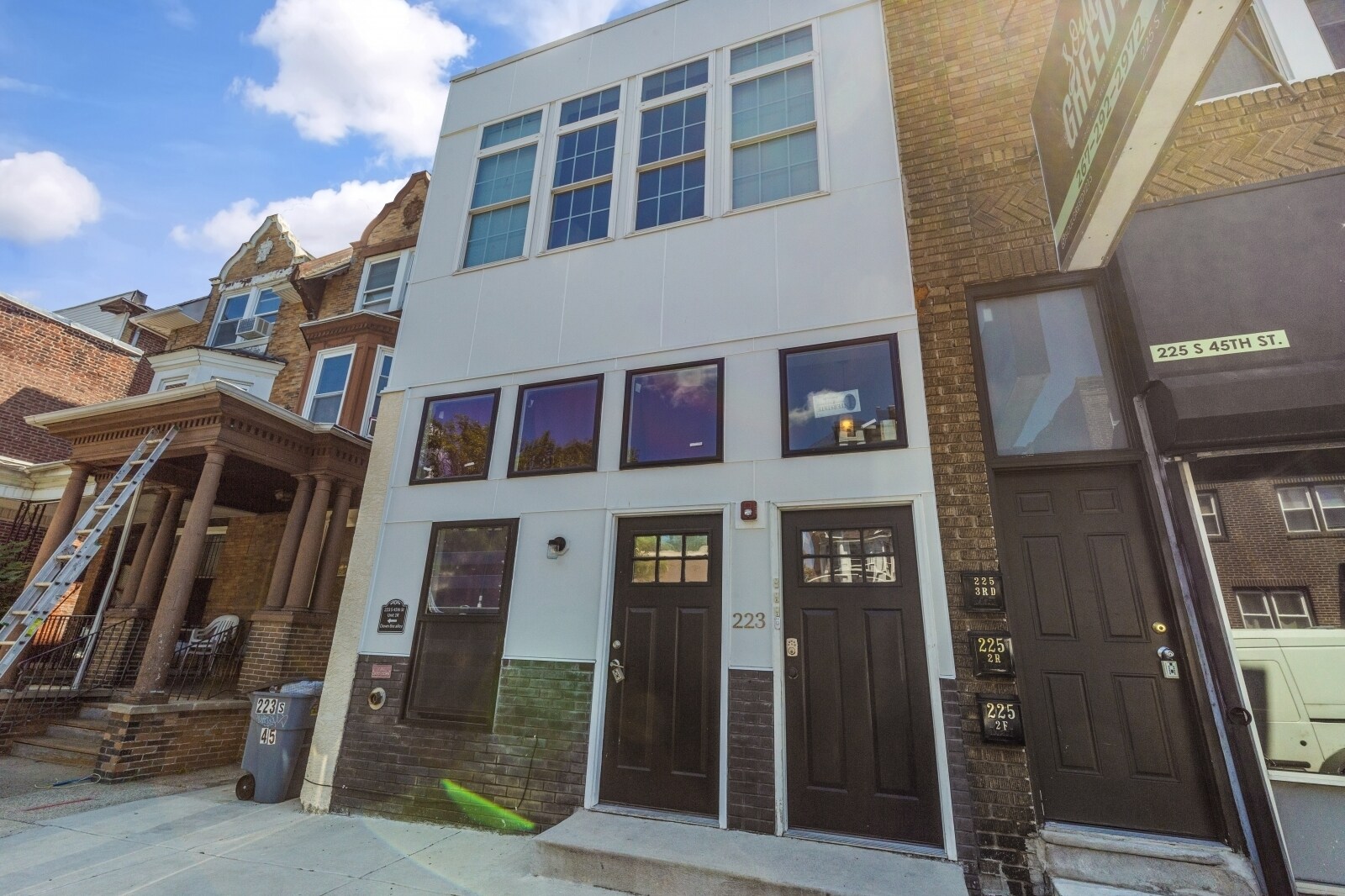 223 S 45th St, Philadelphia, PA à vendre Photo de l’immeuble– Image 1 sur 4