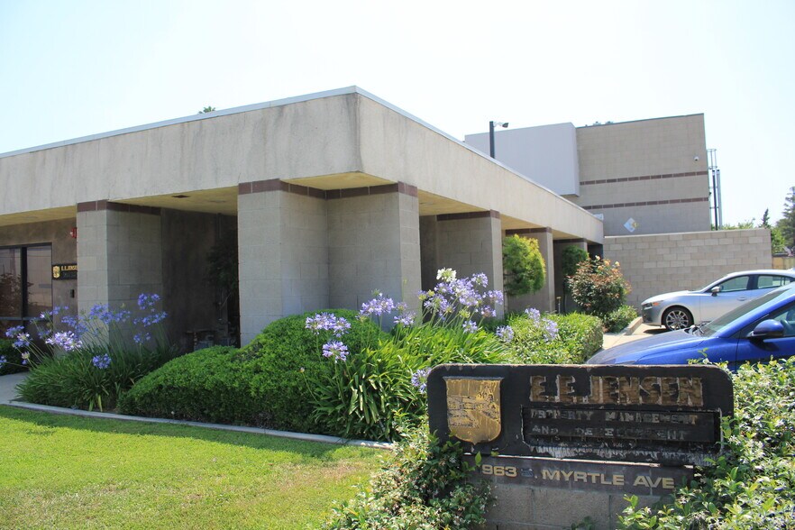 1943 S Myrtle Ave, Monrovia, CA à louer - Photo de l’immeuble – Image 1 sur 2