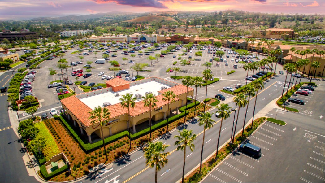 8020-8100 E Santa Ana Canyon Rd, Anaheim Hills, CA à louer Photo de l’immeuble– Image 1 sur 10