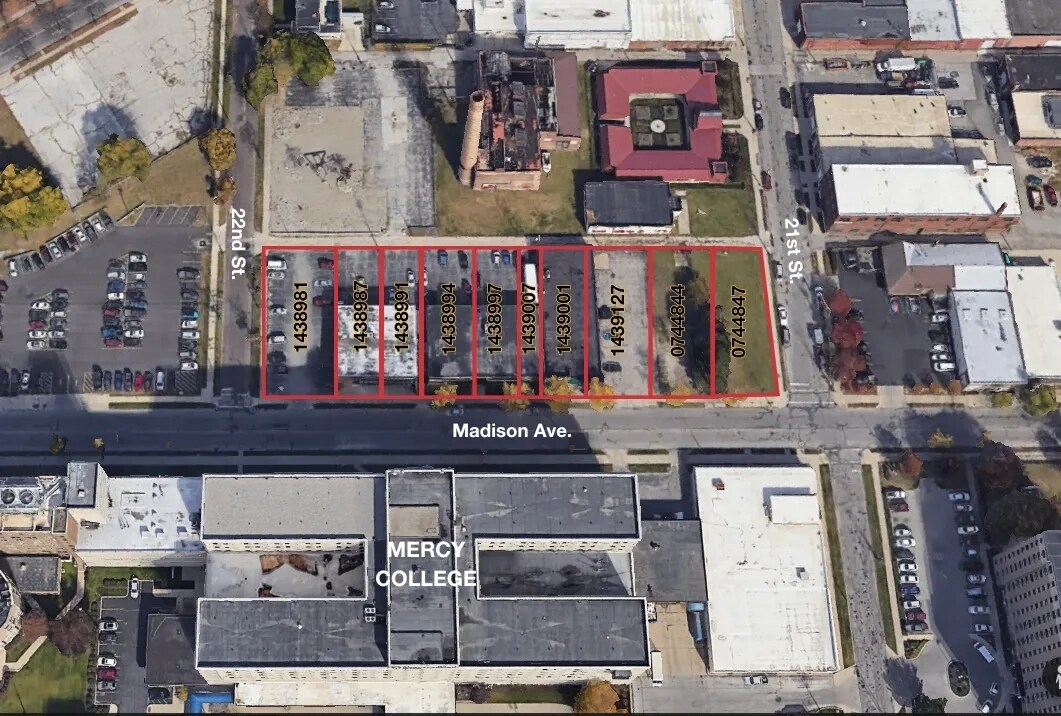 2100 Madison Ave, Toledo, OH à vendre Aérien– Image 1 sur 3