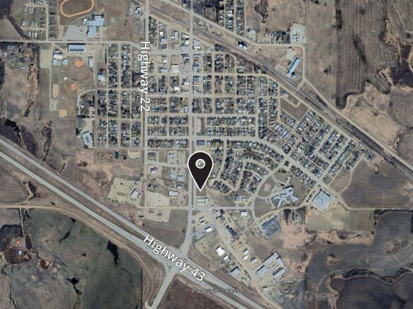 4403 Crockett 50 St, Mayerthorpe, AB à louer Photo de l’immeuble– Image 1 sur 3