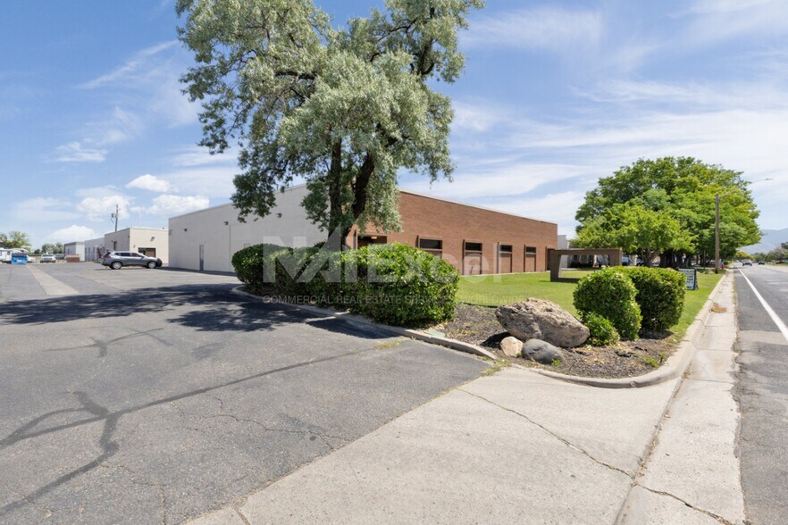 2126 Printers Row, West Valley City, UT à louer - Photo de l’immeuble – Image 1 sur 6