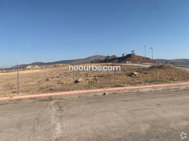 Terrain dans El Tiemblo, Ávila à vendre - Photo de l’immeuble – Image 2 sur 23