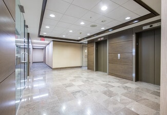 Plus de détails pour 555 Sixth St, New Westminster, BC - Bureau/Médical à louer