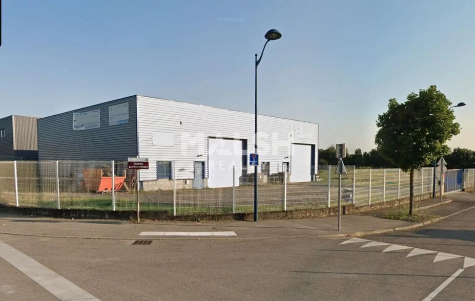 Local d'activités dans Colombier-Saugnieu à vendre - Photo de l’immeuble – Image 1 sur 6