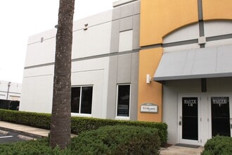 12960 Commerce Lakes Dr, Fort Myers, FL à louer Photo de l’immeuble– Image 1 sur 8