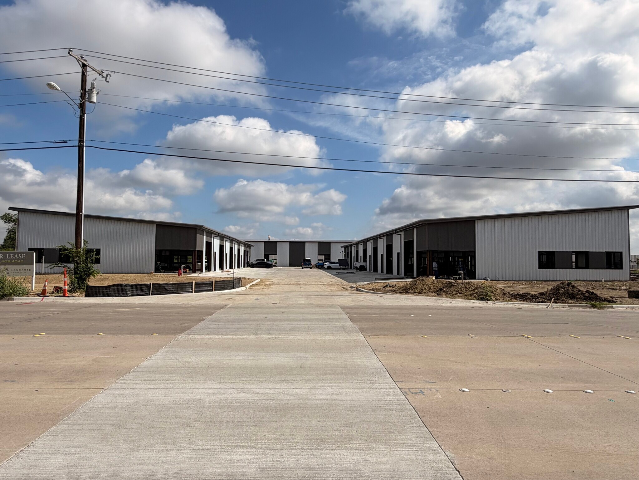 4205 Glenview Dr, Haltom City, TX à louer Photo de l’immeuble– Image 1 sur 8