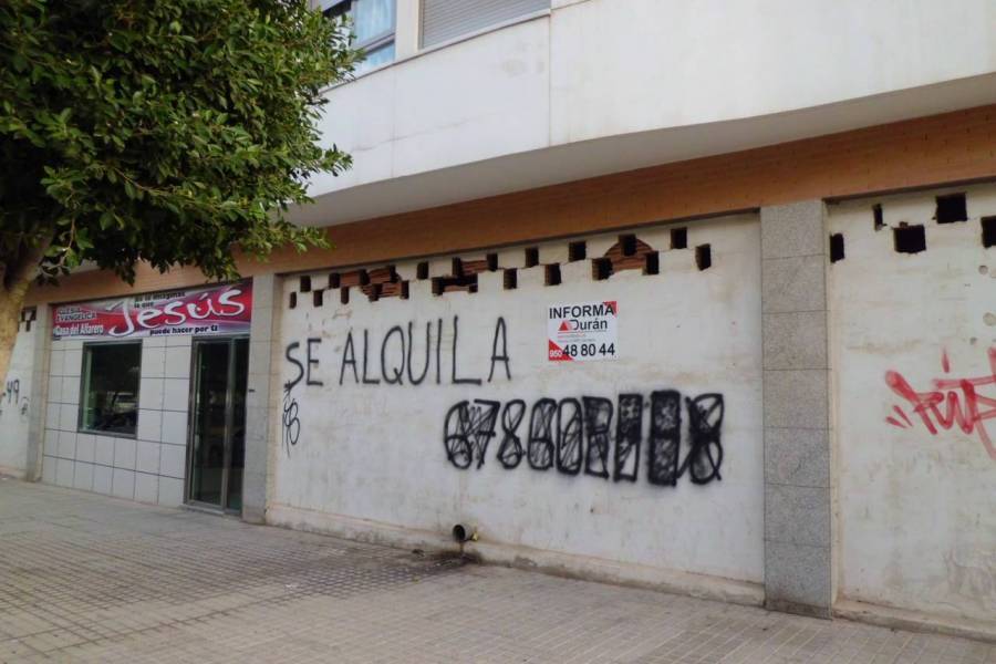 Local commercial dans El Ejido, Almería à louer Photo de l’immeuble– Image 1 sur 6