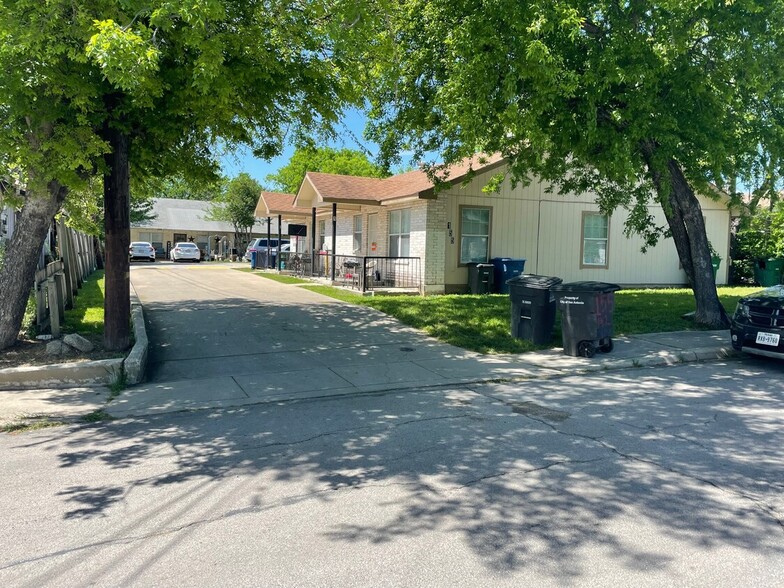 153-155 Rosabell St, San Antonio, TX à vendre - Photo de l’immeuble – Image 1 sur 1