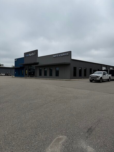 3389 W US Highway 10, Ludington, MI à louer - Photo principale – Image 1 sur 7
