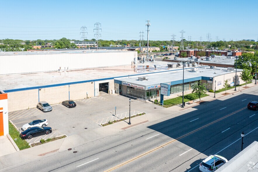 8250 Skokie Blvd, Skokie, IL à vendre - Photo de l’immeuble – Image 3 sur 10