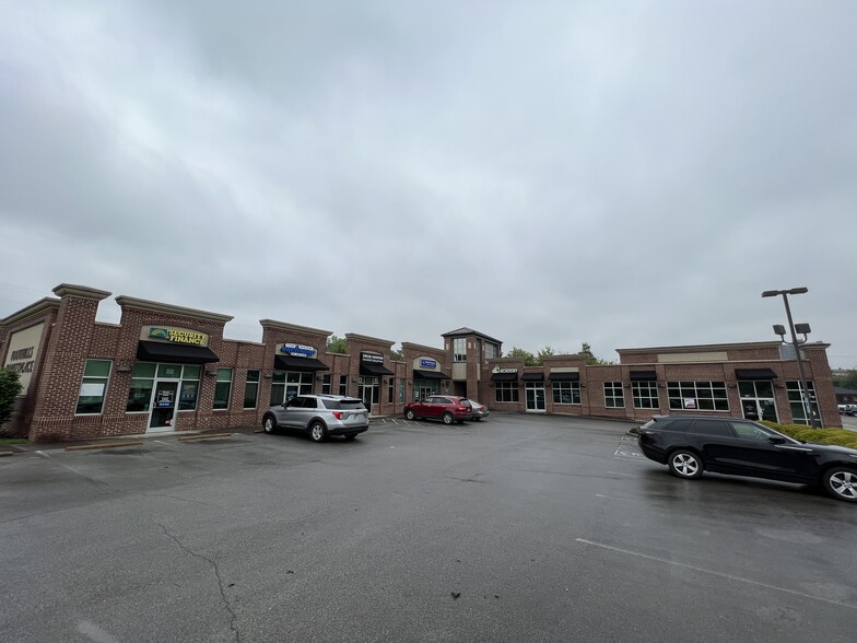 355 Gill St, Alcoa, TN à louer - Photo de l’immeuble – Image 2 sur 10