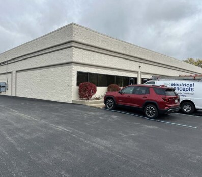 N8W22520 Johnson Dr, Waukesha, WI à vendre - Photo de l’immeuble – Image 3 sur 13