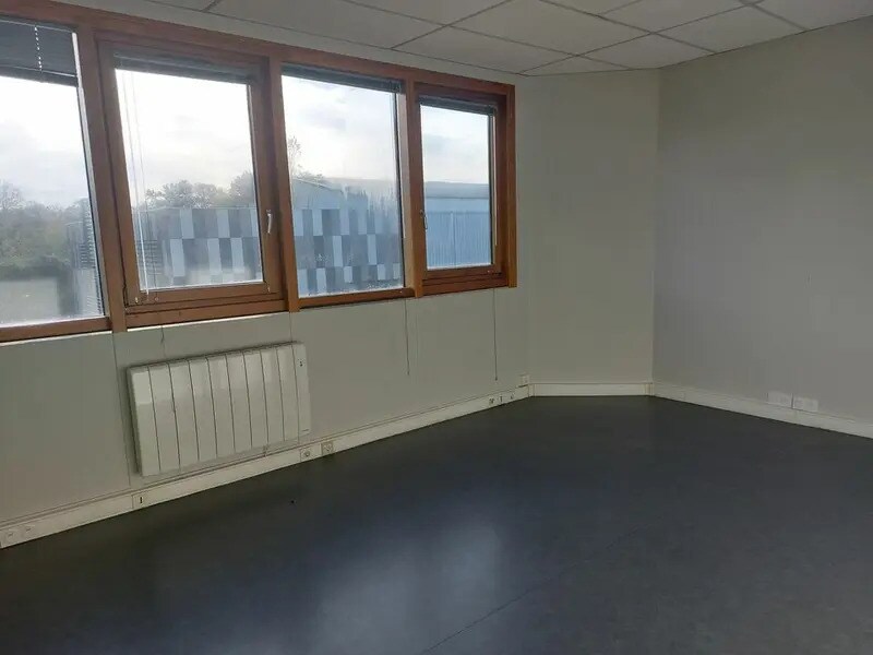 Bureau dans Cesson-Sévigné à louer Photo intérieure– Image 1 sur 6