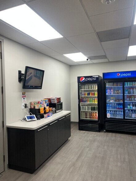 5600 New King Dr, Troy, MI à louer - Photo intérieure – Image 3 sur 13