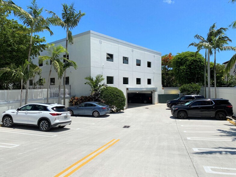 9830 SW 77th Ave, Miami, FL à louer - Photo de l’immeuble – Image 3 sur 10