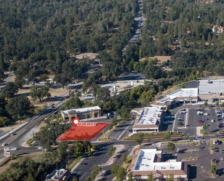 40004 Highway 41, Oakhurst, CA à louer - Photo de l’immeuble – Image 3 sur 5