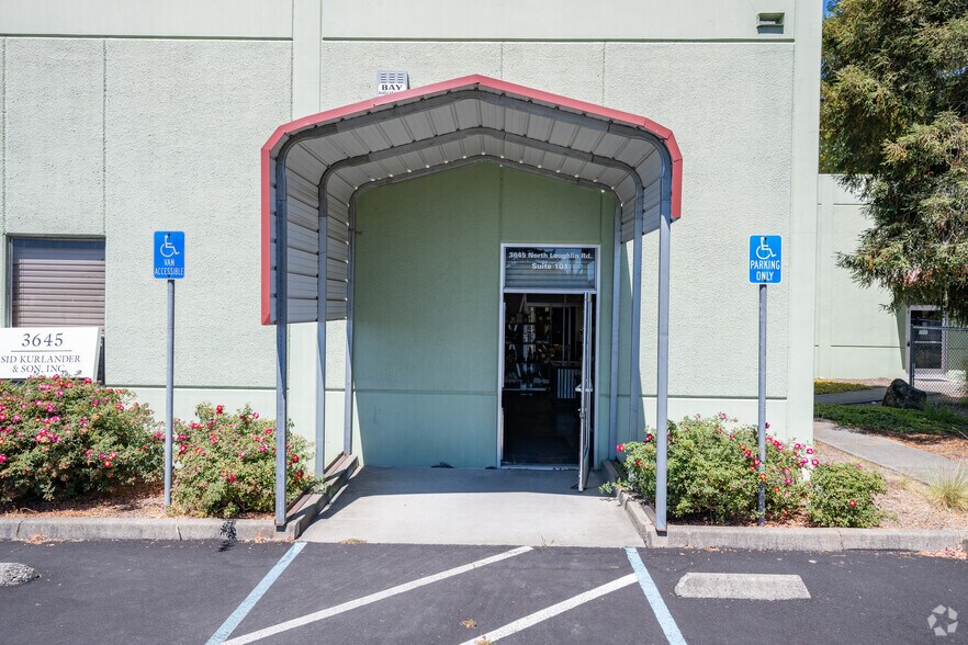 3645 N Laughlin Rd, Santa Rosa, CA à louer - Photo de l’immeuble – Image 2 sur 3