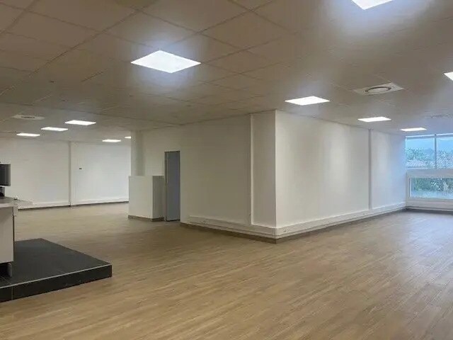 Bureau dans Biot à louer - Photo de l’immeuble – Image 3 sur 6