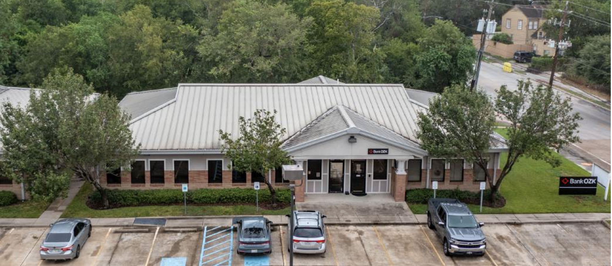 5751 Blythewood St, Houston, TX à louer Photo de l’immeuble– Image 1 sur 40