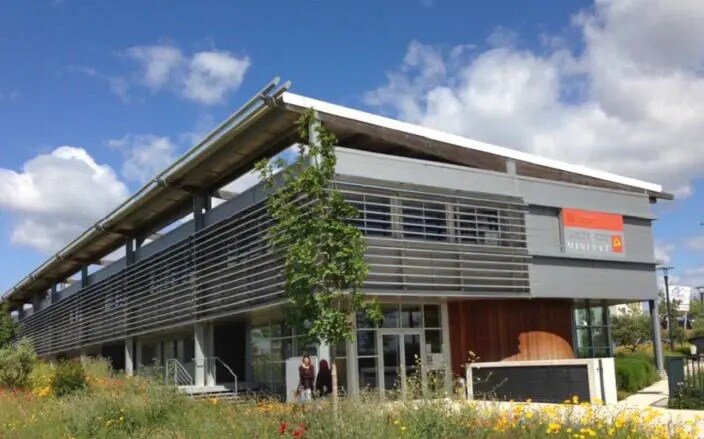 40 Avenue Des Gardians, Castries à louer - Photo principale – Image 1 sur 28