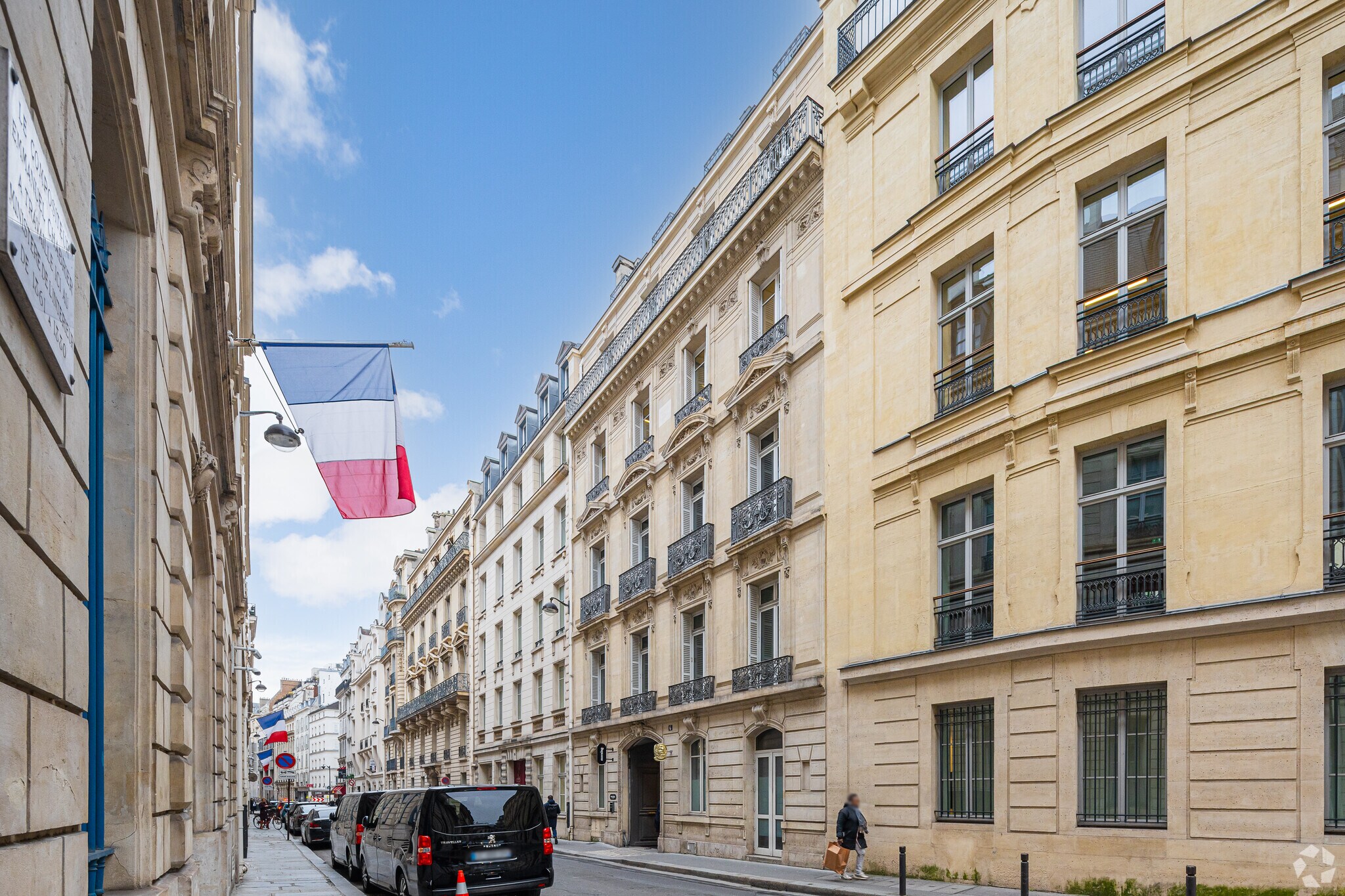Rue Cambacérès, Paris à louer Photo principale– Image 1 sur 4