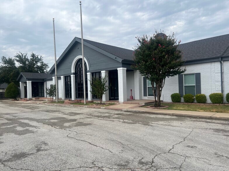 5200 Paige Rd, The Colony, TX à louer - Photo de l’immeuble – Image 2 sur 12